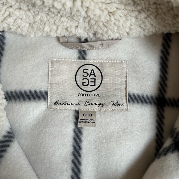 Sage Collective Sherpa Fleece Lined Vest, Cream, Like New, Size Small - Picture 6 of 6